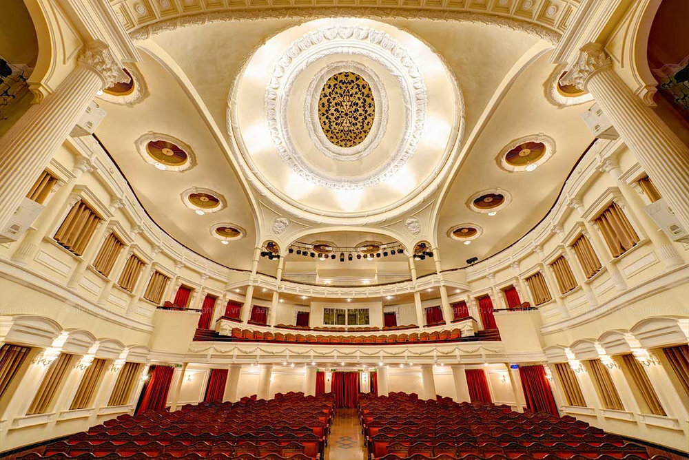 The Ho Chi Minh City Opera House showcases a magnificent interior and a beautifully crafted ceiling, reflecting its Belle Époque architectural influence